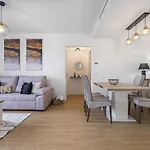 Inner By Homie Apartman